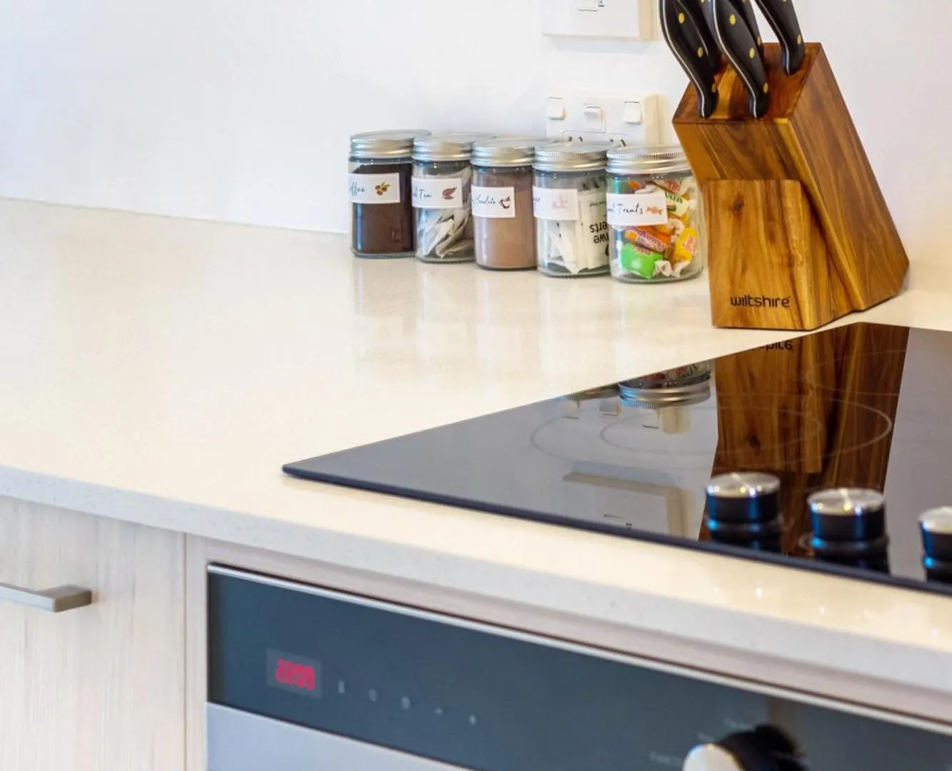 City Living: Upper Studio Haven On Wilmer 크라이스트처치