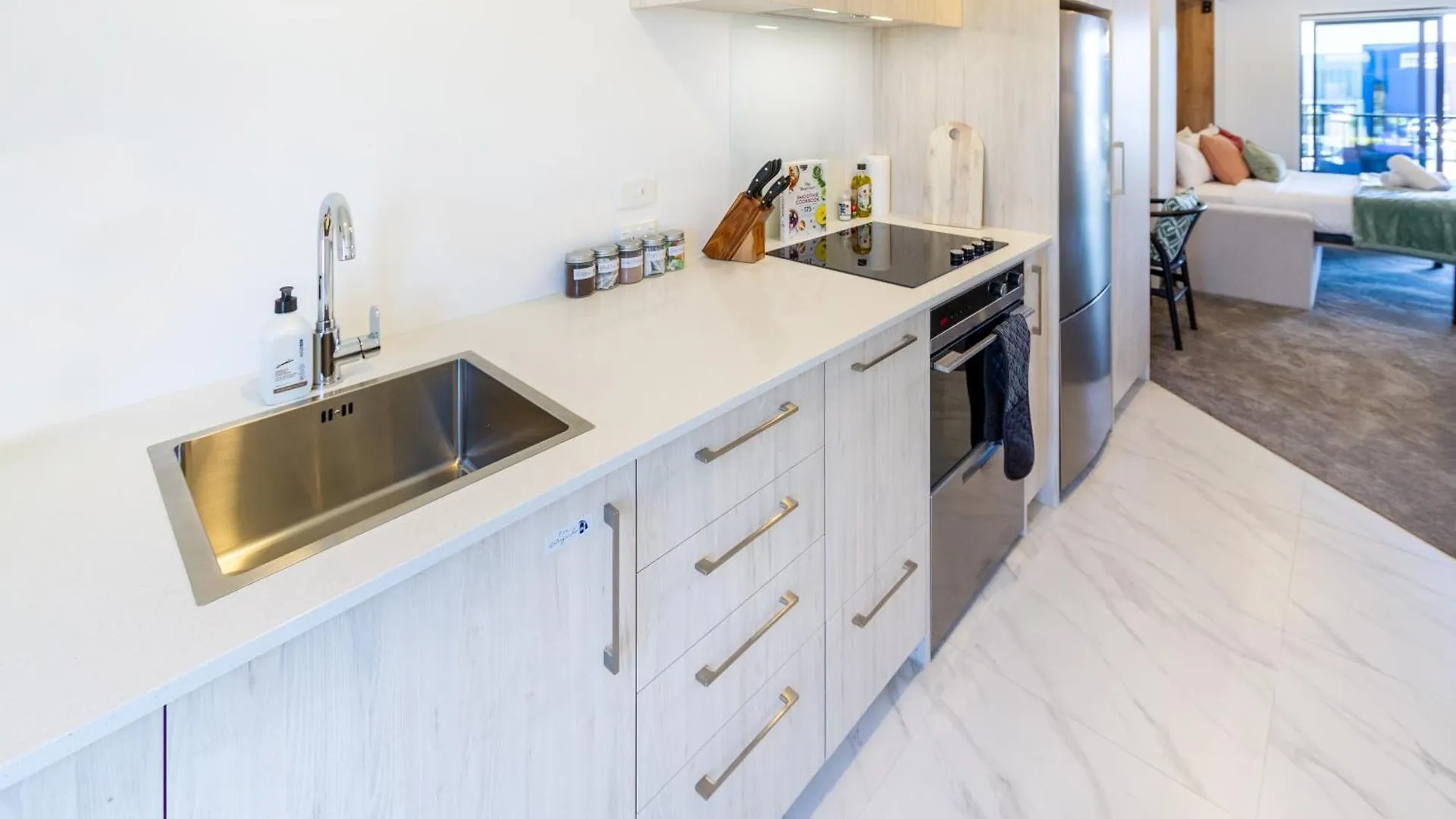 아파트 City Living: Upper Studio Haven On Wilmer 크라이스트처치