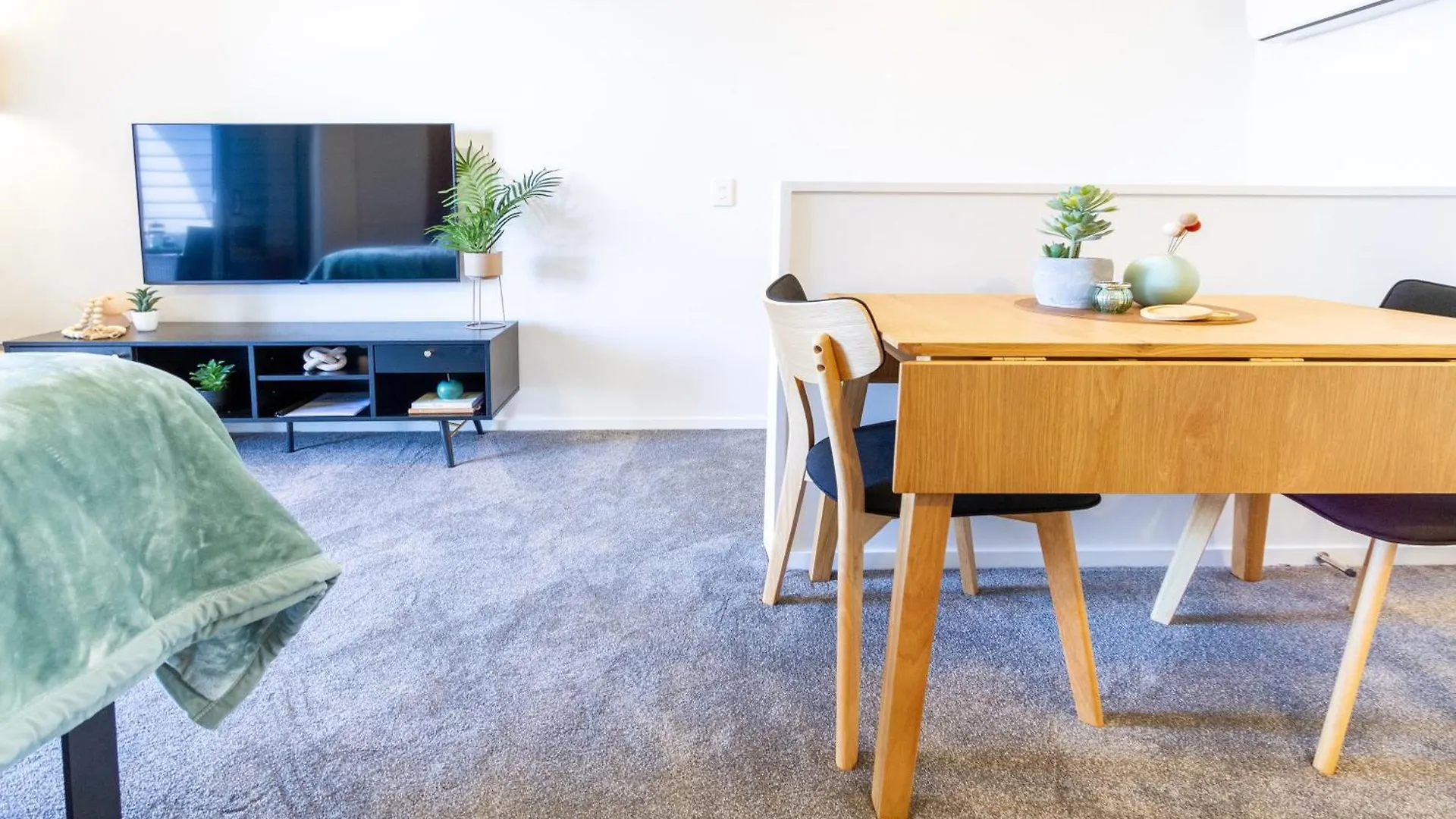 아파트 City Living: Upper Studio Haven On Wilmer 크라이스트처치