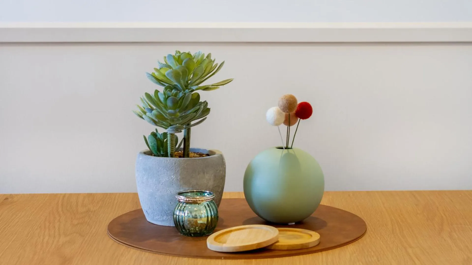 City Living: Upper Studio Haven On Wilmer Christchurch 0*,  New Zealand
